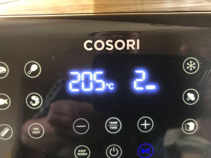 Air fryer time set to 390°F/200°C for 2 minutes