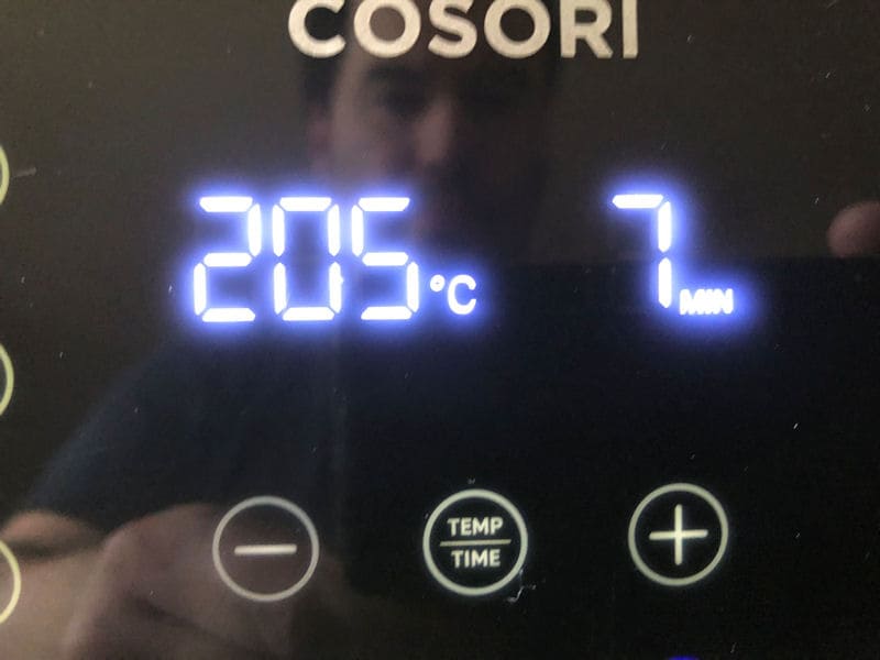 Time and temperature set on Cosori air fryer