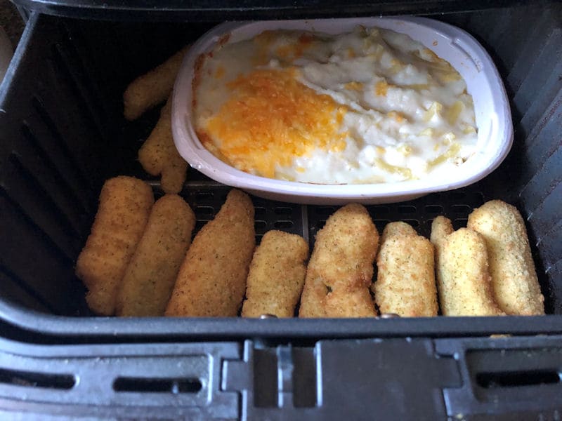 Mac & Cheese ready meal tray air fried with breaded jalapenos bites