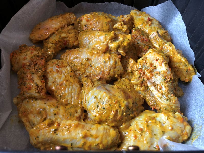 Mango,
Coconut and Line marinade raw chicken wings inside air fryer